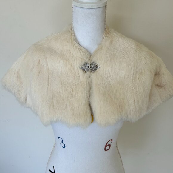 Elegant White 💯 Rabbit Fur Shrug - Picture 1 of 6
